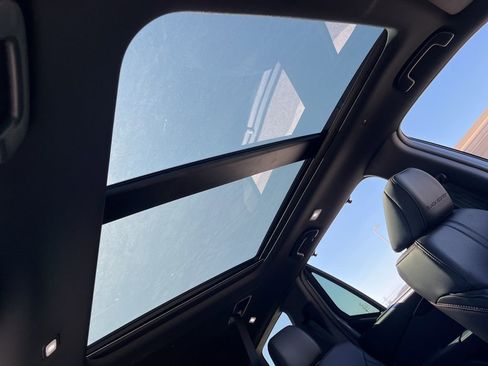 Certified 2025 Honda Pilot Black Edition image 33