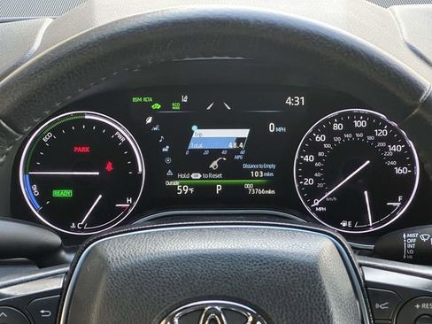 Used 2022 Toyota Avalon XLE image 25