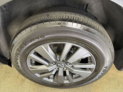 Certified 2023 Nissan Pathfinder SV image 6