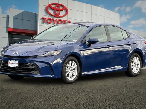 Certified 2025 Toyota Camry LE image 7