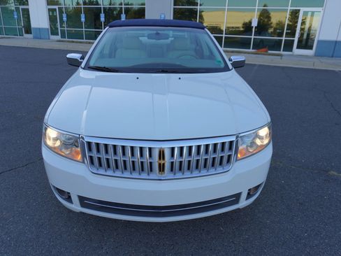 Used 2008 Lincoln MKZ image 2