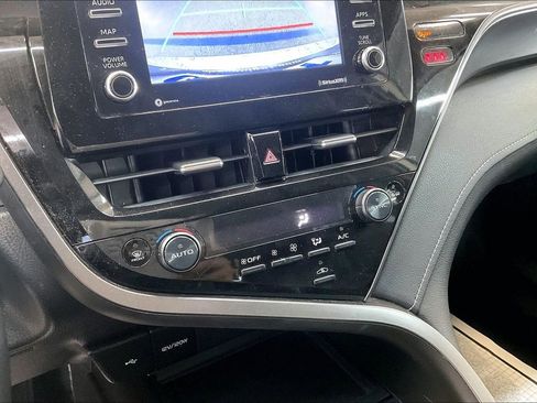 Used 2022 Toyota Camry SE FWD image 17