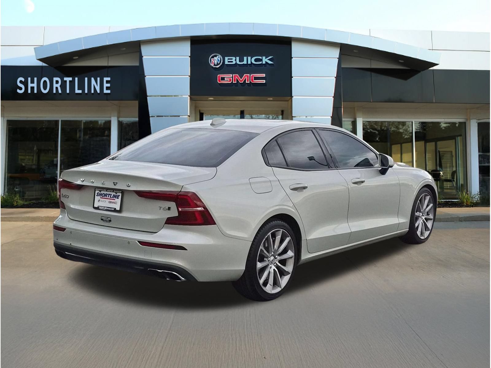 Used 2019 Volvo S60 T6 Momentum w/ Premium Package AWD/4WD image 3