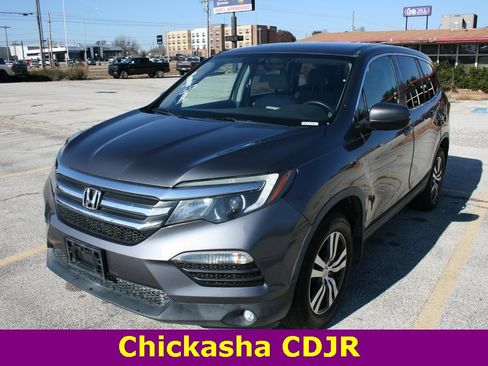 Used 2017 Honda Pilot EX image 3