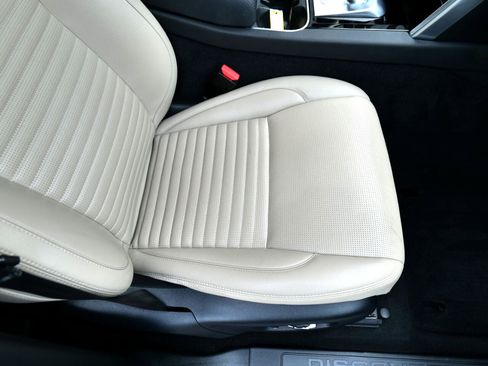 Used 2021 Land Rover Discovery Sport S image 37