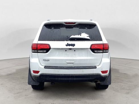 Used 2020 Jeep Grand Cherokee Laredo image 4