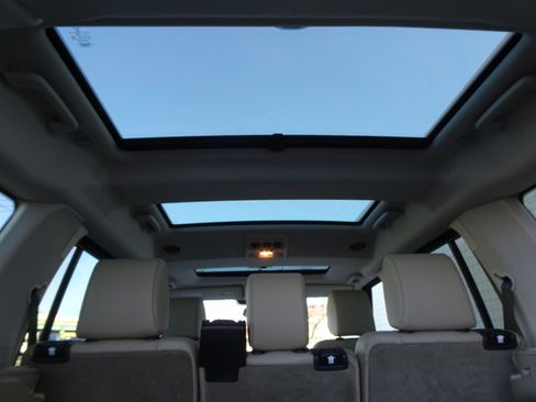 Used 2016 Land Rover LR4 HSE image 17