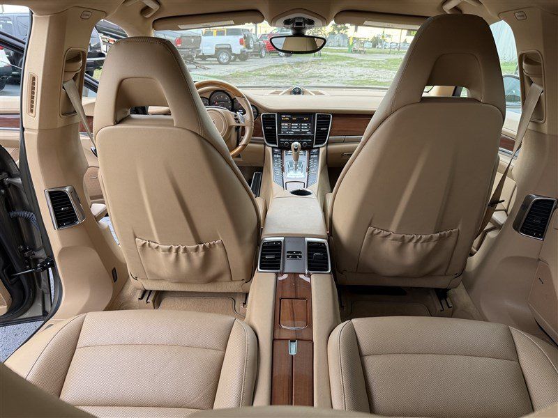 Used 2011 Porsche Panamera RWD image 10