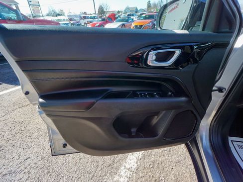 Used 2022 Jeep Compass Altitude image 14