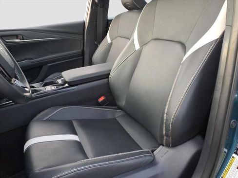 Used 2025 Toyota Camry SE image 28