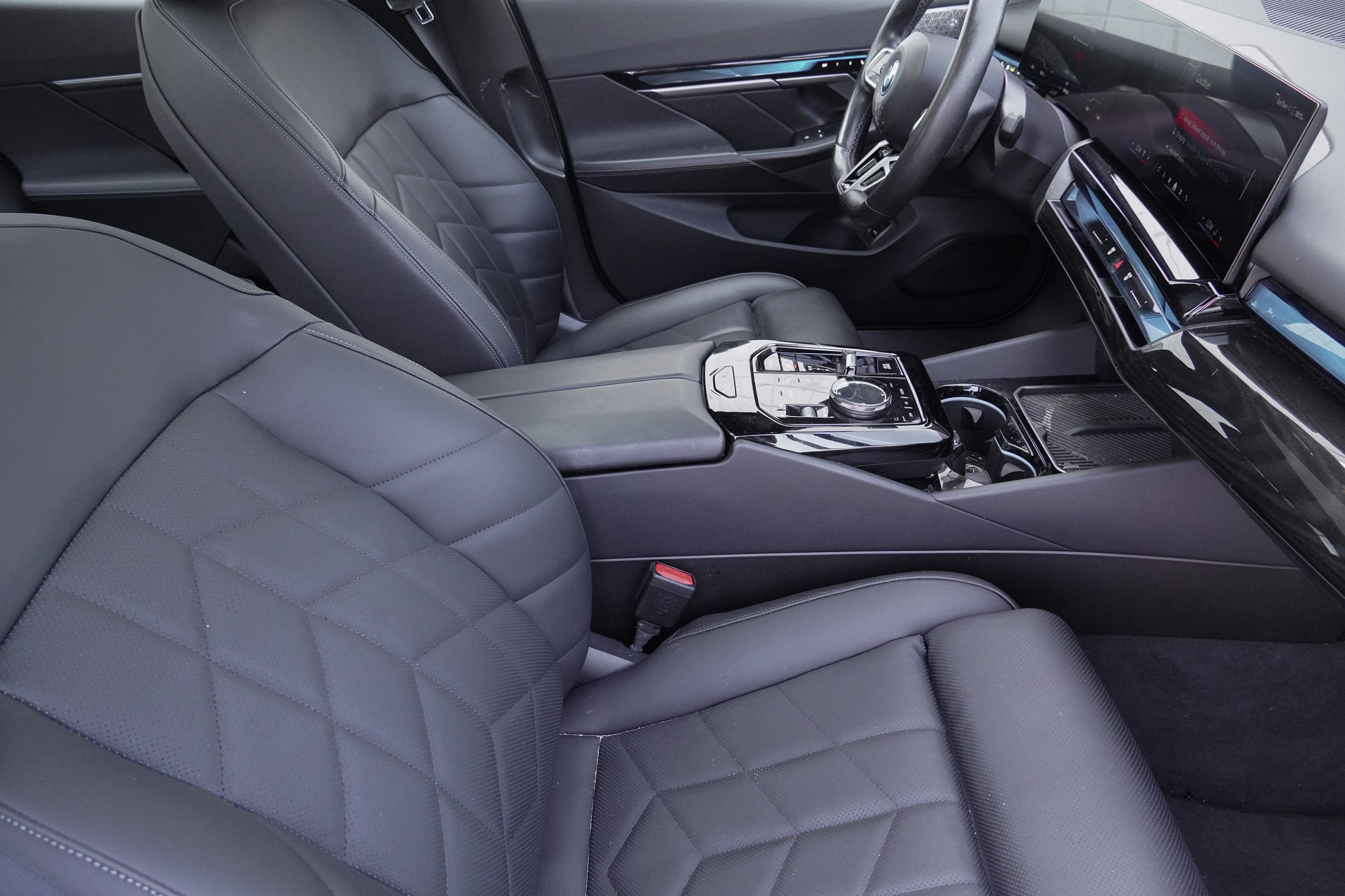 Used 2024 BMW i5 M60 w/ Premium Package AWD/4WD image 13