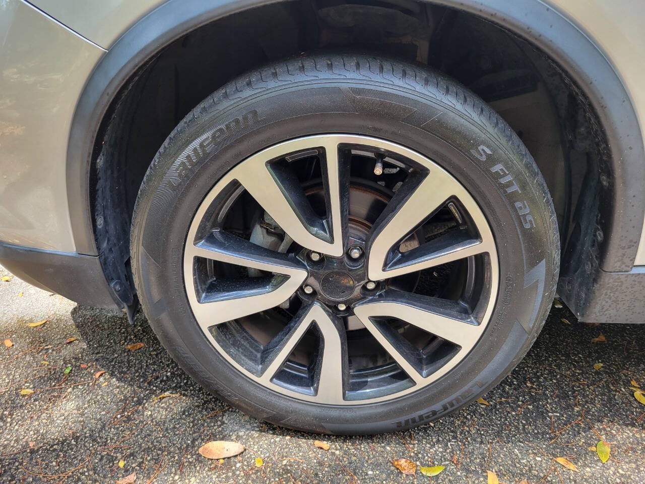 Used 2019 Nissan Rogue SL AWD/4WD image 16