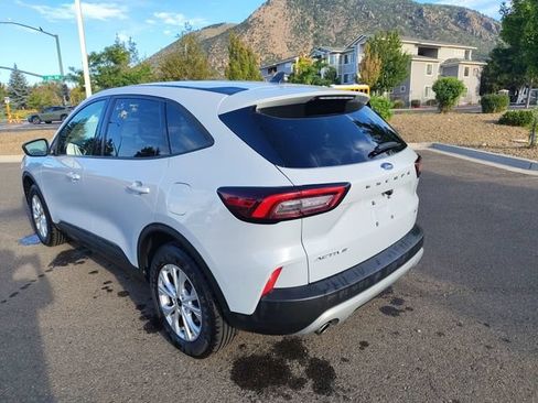 Used 2025 Ford Escape Active AWD/4WD image 5