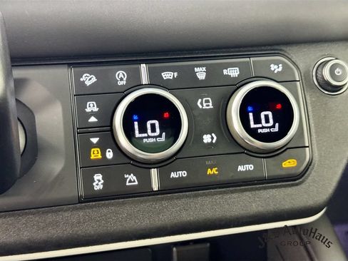 Used 2023 Land Rover Defender 110 X-Dynamic SE AWD/4WD image 21