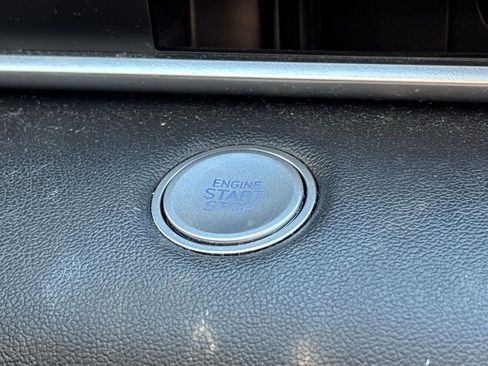 Used 2021 Hyundai Elantra SEL image 12