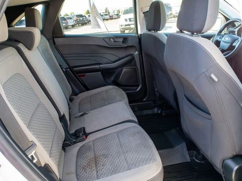 Used 2022 Ford Escape SE image 19