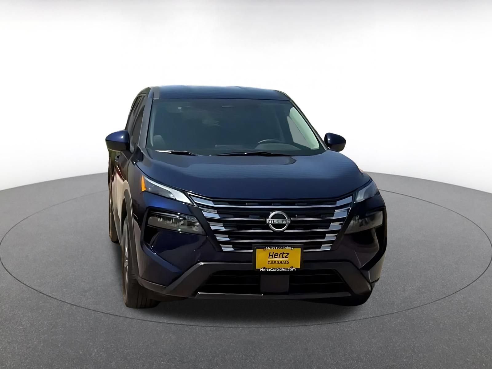 Used 2026 Nissan Rogue SV AWD/4WD image 3