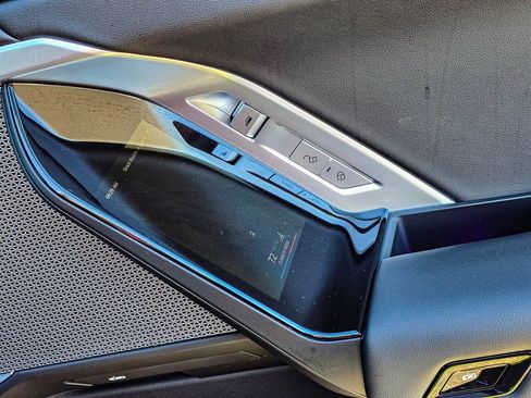 Used 2025 BMW 740i xDrive image 37