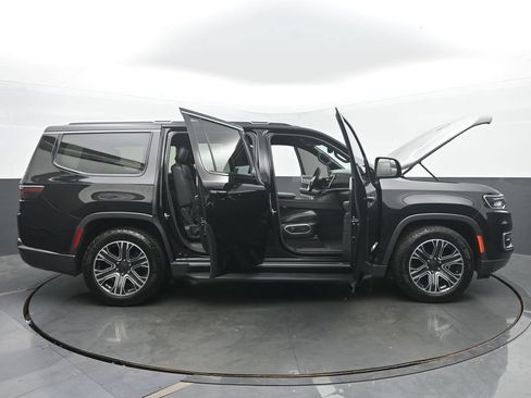 Used 2022 Jeep Wagoneer Series III w/ Flexible Seating Group AWD/4WD image 61