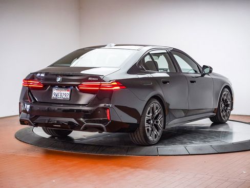 Used 2026 BMW 530i w/ M Sport Package RWD image 5