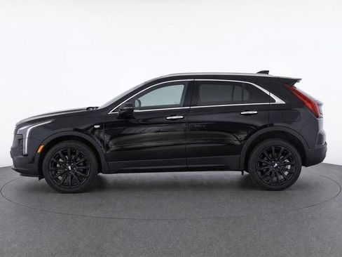 Used 2023 Cadillac XT4 Luxury w/ Cold Weather Package AWD/4WD image 7