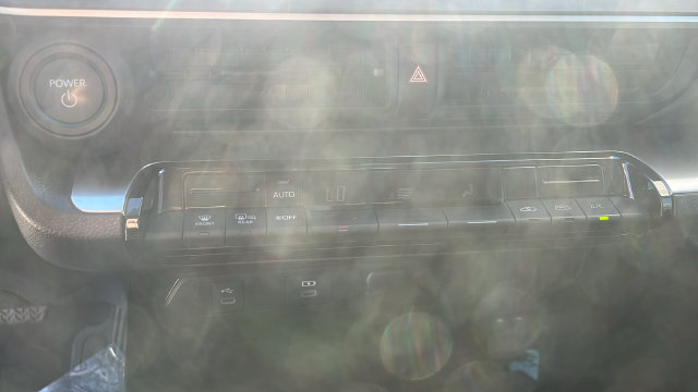 Used 2025 Toyota Prius LE FWD image 13