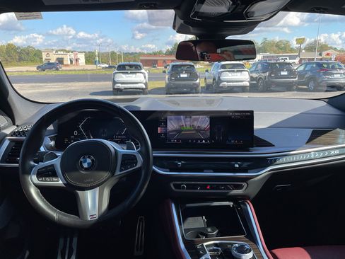 Used 2024 BMW X6 xDrive40i w/ Executive Package image 12