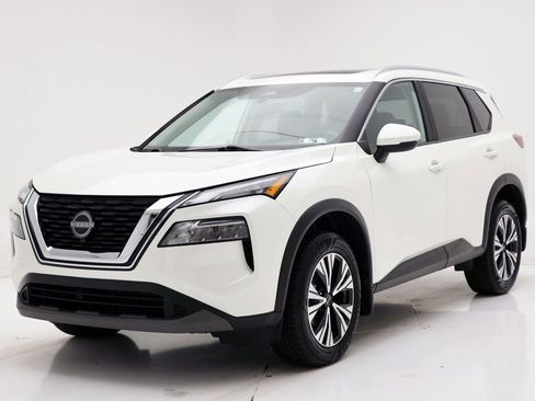 Used 2023 Nissan Rogue SV w/ SV Premium Package image 2