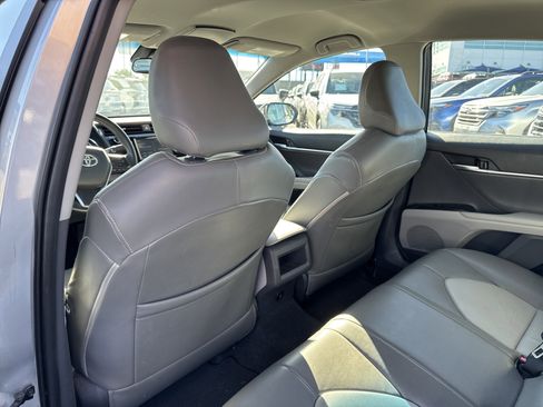 Used 2018 Toyota Camry LE image 25