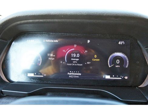 Used 2023 Jeep Grand Cherokee Limited w/ Luxury Tech Group II image 17