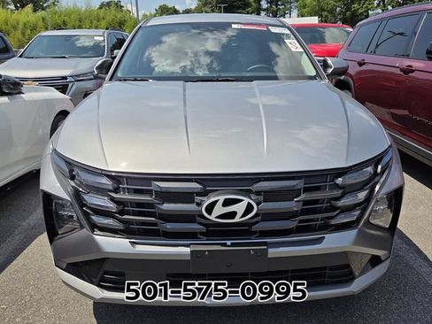 Used 2026 Hyundai Tucson SE FWD image 2