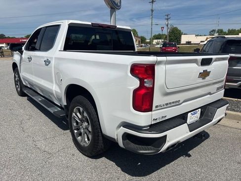 Used 2024 Chevrolet Silverado 1500 High Country w/ Technology Package AWD/4WD image 6