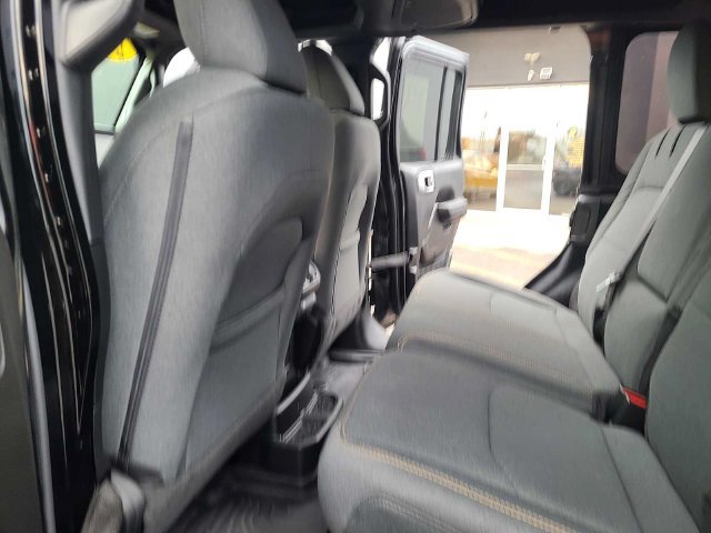 Used 2024 Jeep Wrangler Unlimited AWD/4WD image 23