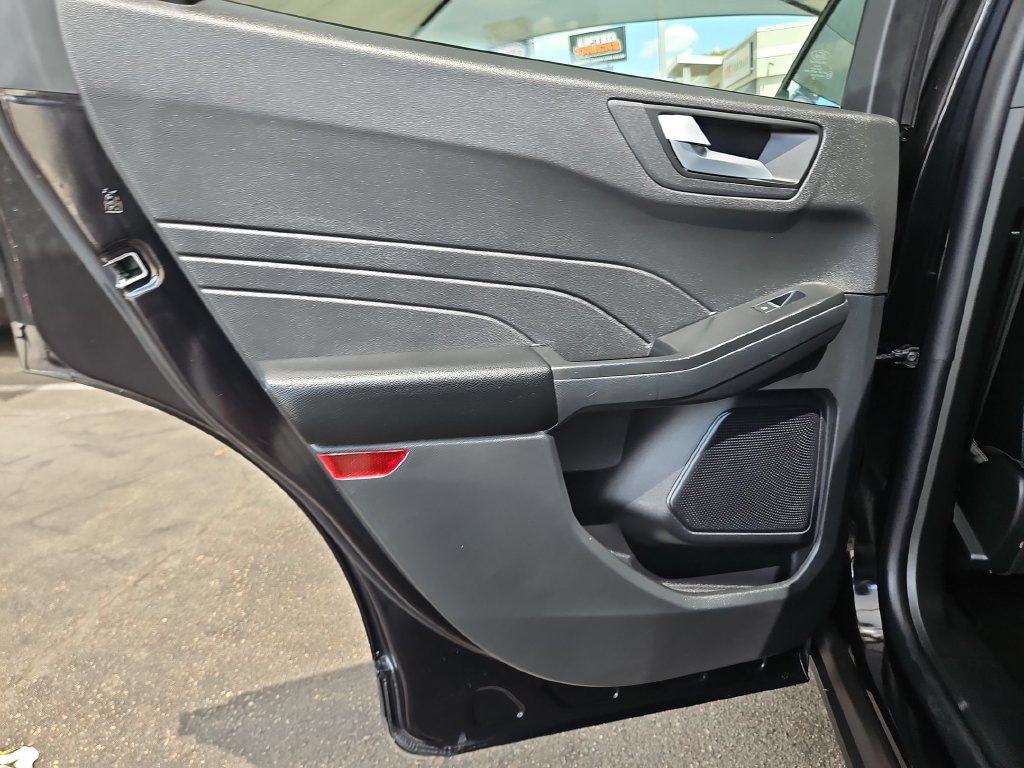 Used 2025 Ford Escape ST-Line AWD/4WD image 25