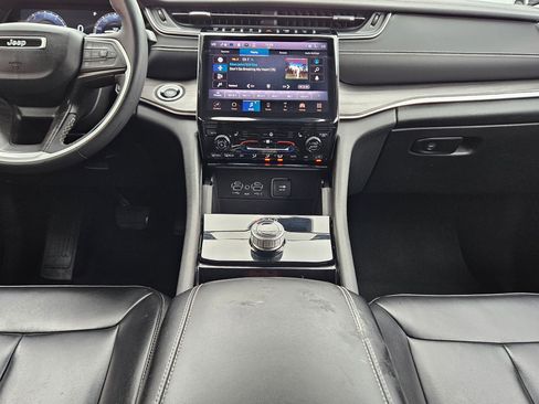 Used 2023 Jeep Grand Cherokee Limited image 10