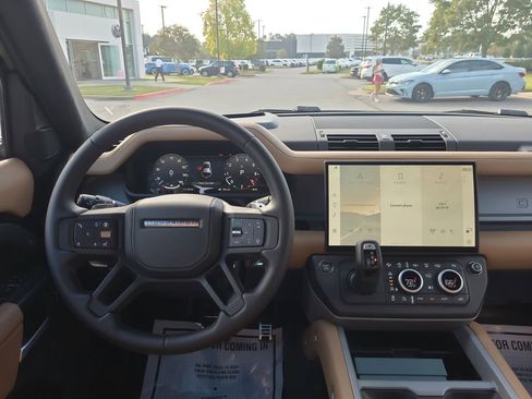 New 2026 Land Rover Defender 110 V8 image 4