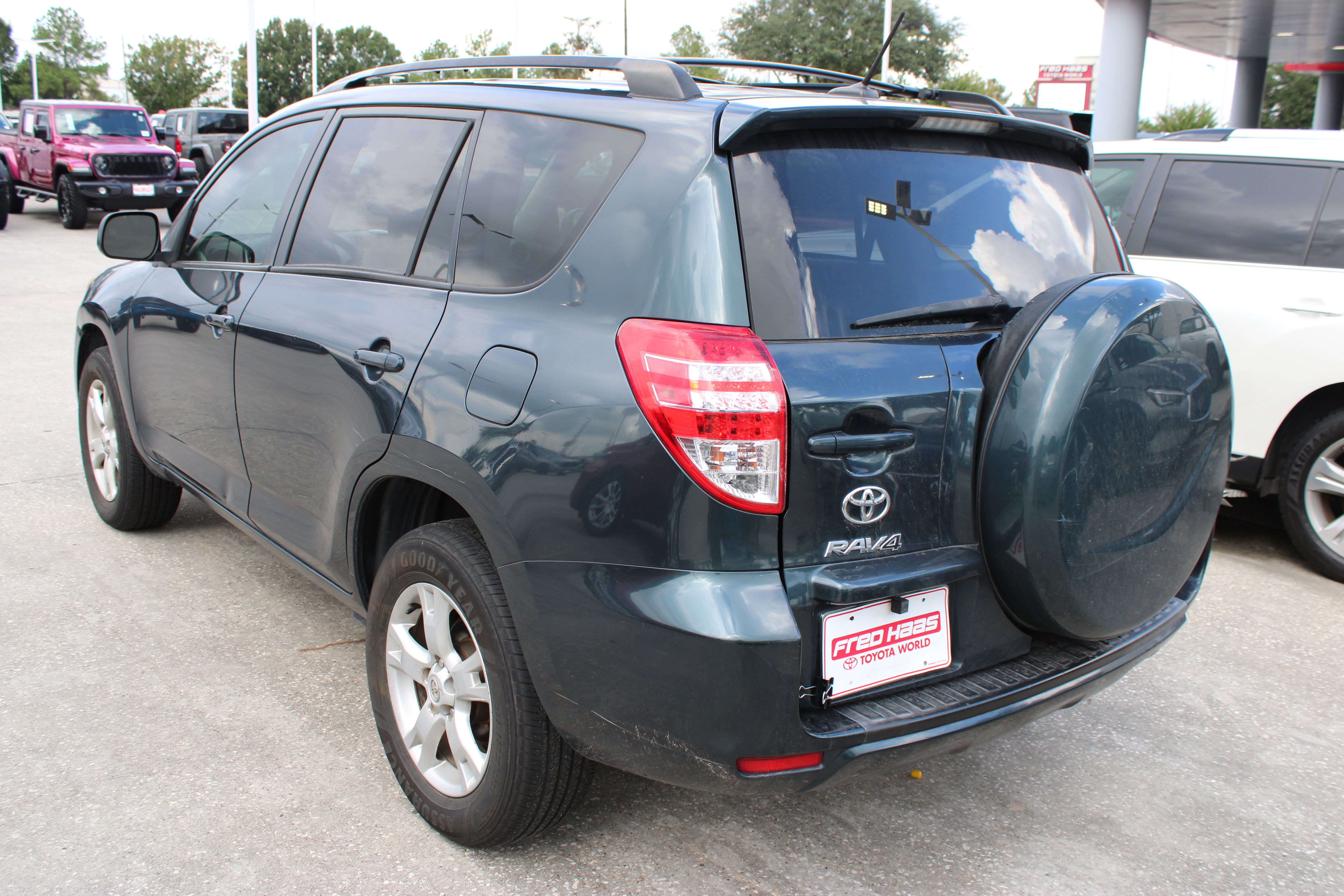 Used 2011 Toyota RAV4 4WD w/ Upgrade Value Pkg image 7