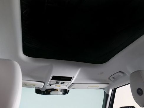 Certified 2025 Land Rover Defender 110 S AWD/4WD image 23