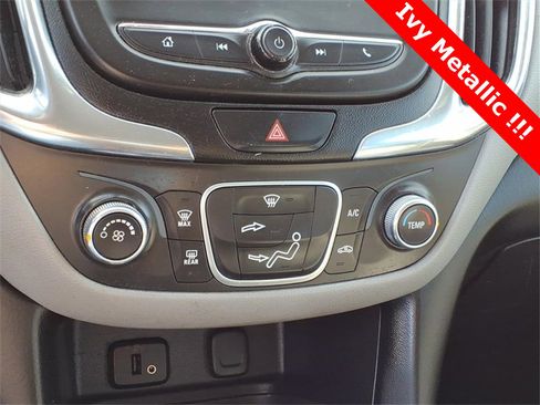 Used 2018 Chevrolet Equinox LS image 17