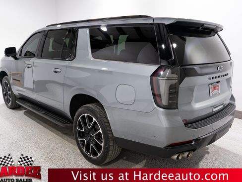 Used 2025 Chevrolet Suburban RST w/ Comfort Package AWD/4WD image 3