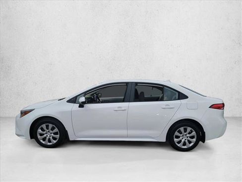 Used 2025 Toyota Corolla LE image 8