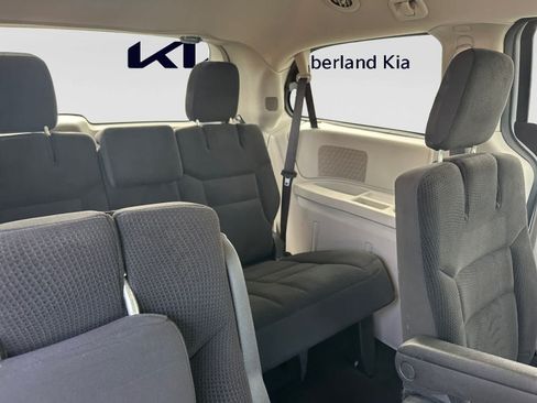 Used 2019 Dodge Grand Caravan SE w/ UConnect Hands-Free Group FWD image 18
