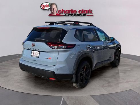 Used 2025 Nissan Rogue SV AWD/4WD image 6