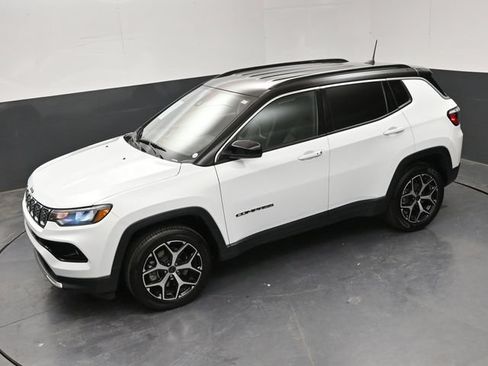 Used 2025 Jeep Compass Limited AWD/4WD image 20