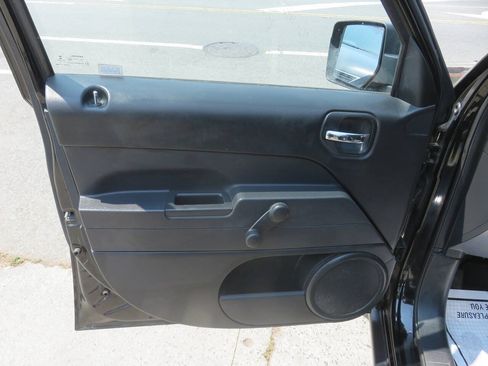 Used 2015 Jeep Patriot Sport FWD image 21