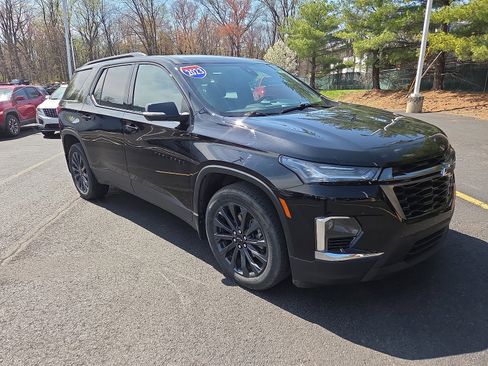 Used 2023 Chevrolet Traverse RS w/ LPO, Floor Liner Package AWD/4WD image 1