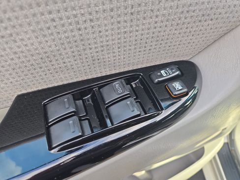 Used 2005 Toyota Sienna LE image 14