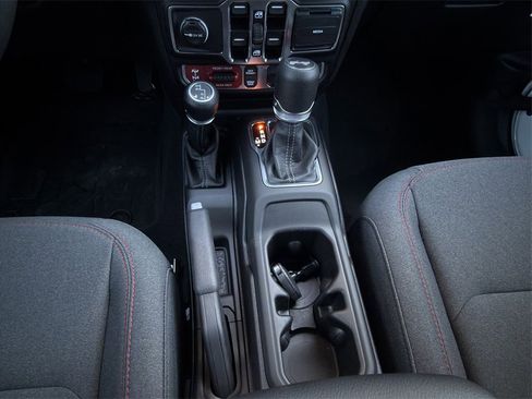 New 2025 Jeep Wrangler Unlimited Rubicon image 17