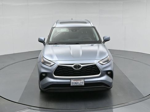 Used 2021 Toyota Highlander XLE FWD image 40