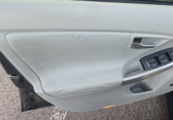 Used 2014 Toyota Prius Four FWD image 8